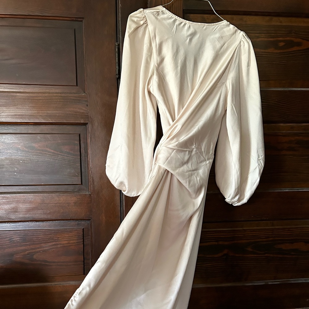 Esther white dress - Picture 4 of 4